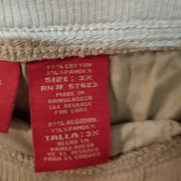 NWOT Zoey & Beth tan 3x shorts - Picture 2 of 4